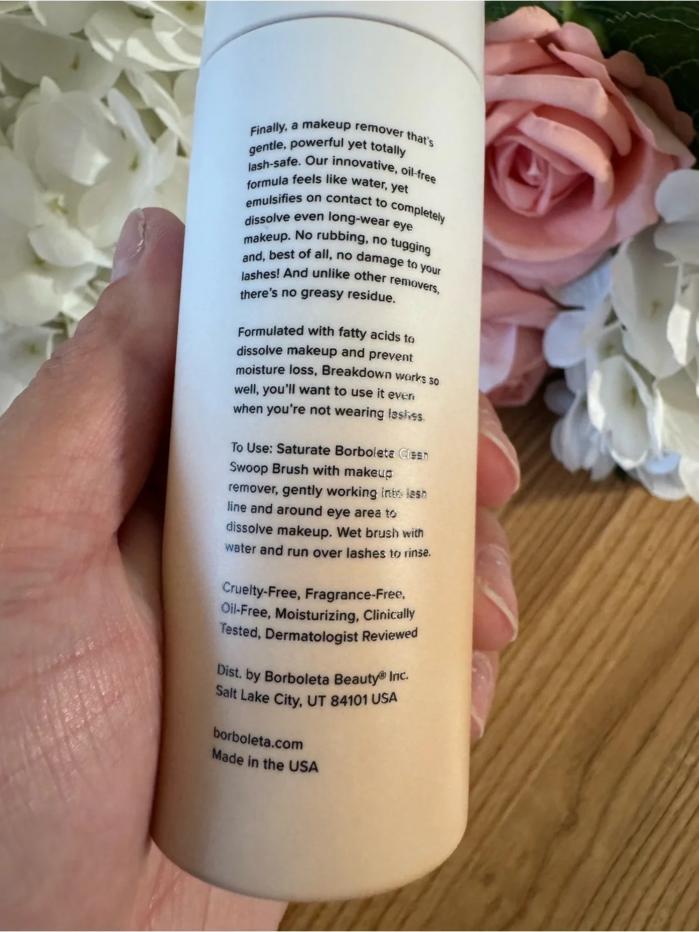 BORBOLETA White Skincare Bottle with Soft Pink Accents